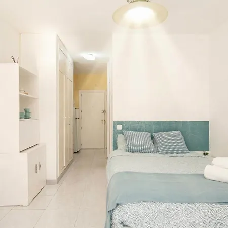 Wonderful With Terrace - 15m Walk Giralda Apartamento *