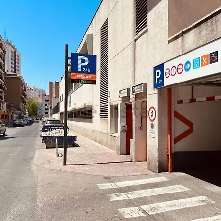 Wonderful With Terrace - 15m Walk Giralda Apartment Sevilla