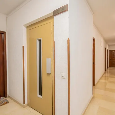 아파트 Wonderful With Terrace - 15m Walk Giralda 세비야